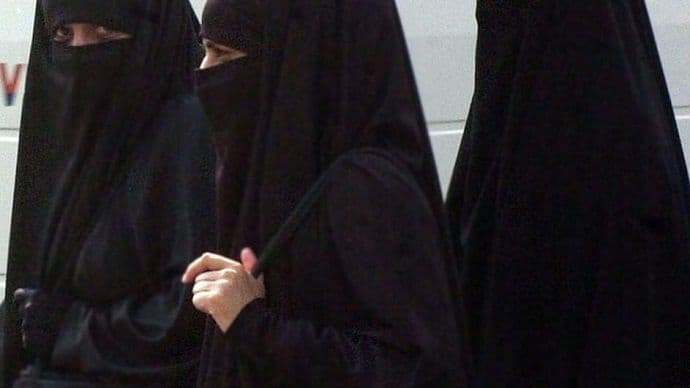 ISIL napravio aplikaciju preko koje prodaje zarobljene žene ISIL napravio aplikaciju preko koje prodaje zarobljene žene