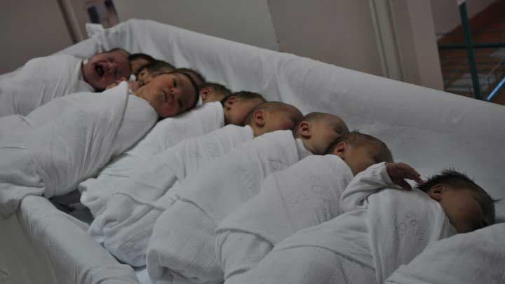 Rođeno 13 beba Rođeno 13 beba