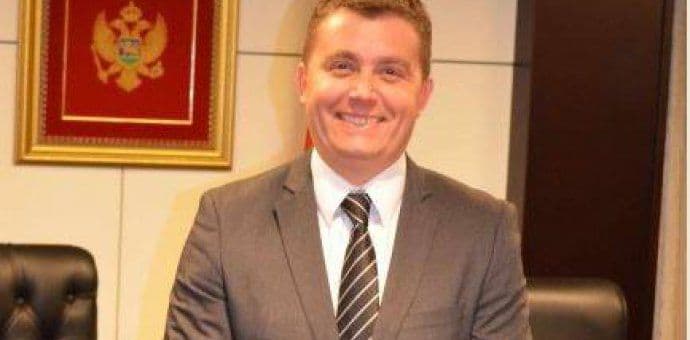 MBROJTJA E TË DREJTAVE TË PACIENTËVE – MIRATIMI I STANDARDEVE TË BE-së SI MODEL I PRAKTIKËS SË MIRË DHE MENAXHIMIT TË PËRGJEGJSHËM TË RESURSEVE MBROJTJA E TË DREJTAVE TË PACIENTËVE – MIRATIMI I STANDARDEVE TË BE-së SI MODEL I PRAKTIKËS SË MIRË DHE MENAXHIMIT TË PËRGJEGJSHËM TË RESURSEVE