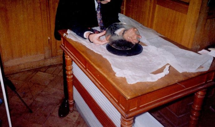 Dukljanski tragovi: Podgorička čaša prepuštena zaboravu u depou Ermitaža Dukljanski tragovi: Podgorička čaša prepuštena zaboravu u depou Ermitaža