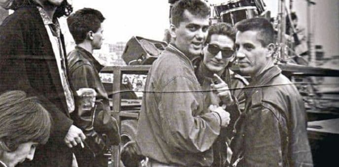 VIDEO: Kako su "rock heroji" te 1992. iz kamiona "prašili" protiv ratnog bezumlja VIDEO: Kako su "rock heroji" te 1992. iz kamiona "prašili" protiv ratnog bezumlja