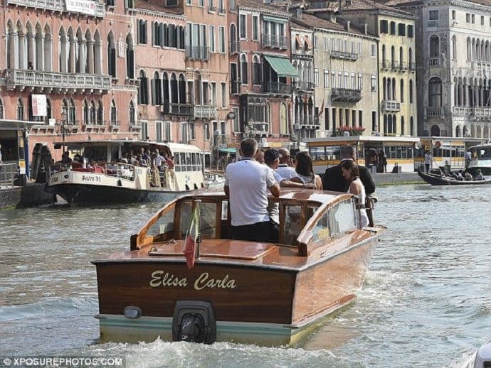 GLAMUR U VENECIJI: Vjenčali se Ana Ivanović i Bastijan Švajnštajger GLAMUR U VENECIJI: Vjenčali se Ana Ivanović i Bastijan Švajnštajger