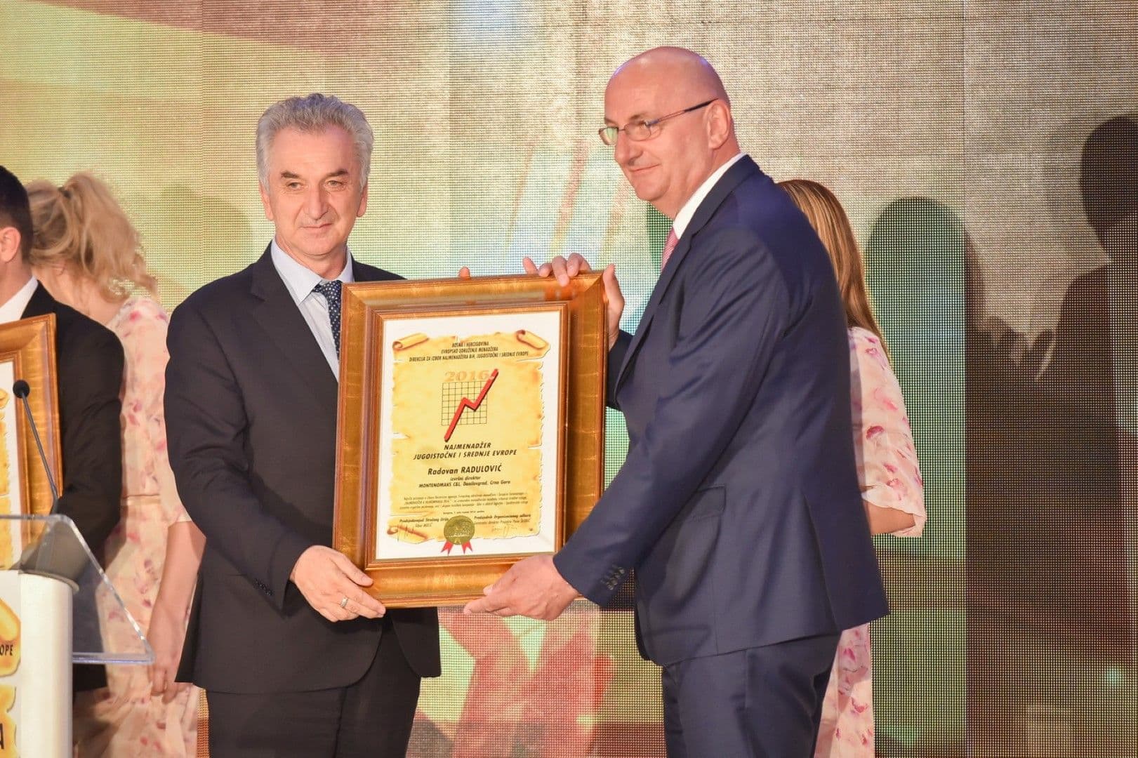 “Montenomaksu” nagrada Najkompanija i Najmenadžer “Montenomaksu” nagrada Najkompanija i Najmenadžer