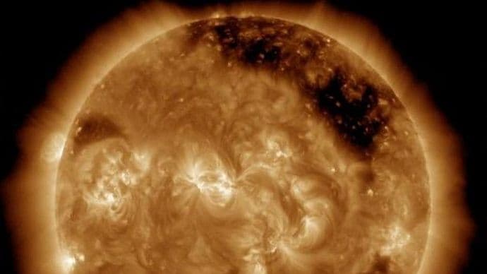 Šta se događa sa Suncem? Na njemu su otkrili veliku"rupu" Šta se događa sa Suncem? Na njemu su otkrili veliku"rupu"