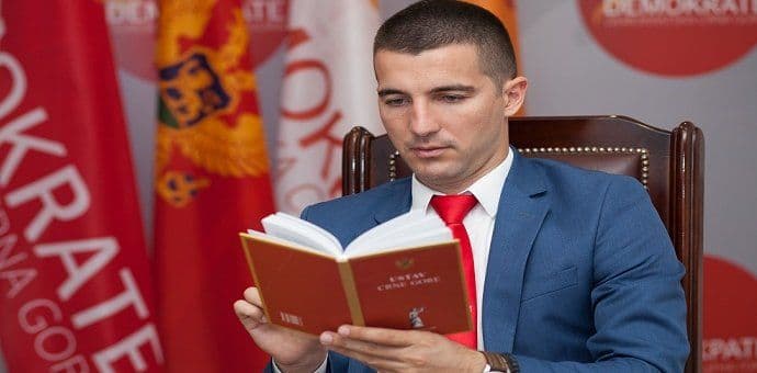 Vlada hitno da zaštiti prava majki Vlada hitno da zaštiti prava majki