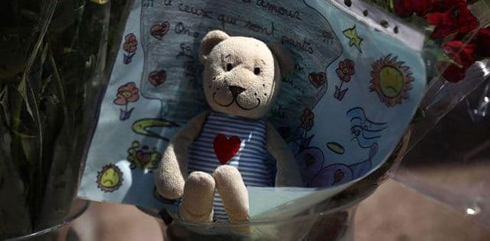 Pronađen dječak koji je nestao u toku napada u Nici Pronađen dječak koji je nestao u toku napada u Nici