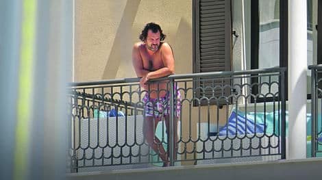 Platio 6.000 eura smještaj u Tivtu: Pjevač sa ženom ljetuje u Porto Montenegru Platio 6.000 eura smještaj u Tivtu: Pjevač sa ženom ljetuje u Porto Montenegru