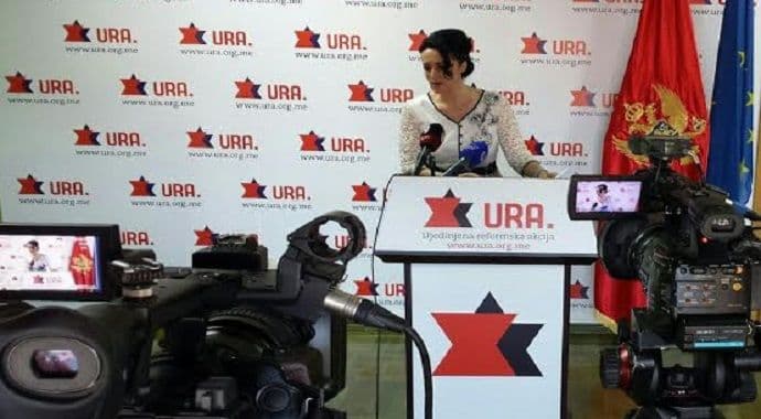 Bečanović: Bošković prkosi zakonu i odobrava nezakonitosti u školama Bečanović: Bošković prkosi zakonu i odobrava nezakonitosti u školama