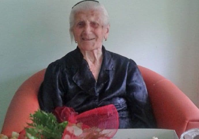 Najstarija Novljanka proslavila 105. rođendan Najstarija Novljanka proslavila 105. rođendan