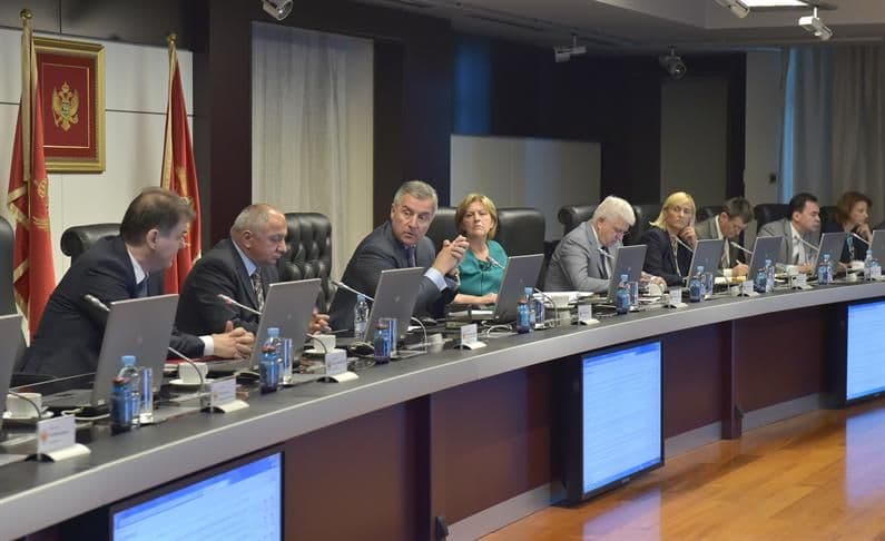 Đukanović: Neka ministarstva u ozbiljnom nedostatku Đukanović: Neka ministarstva u ozbiljnom nedostatku