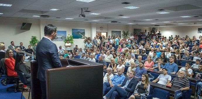 "Neoliberalizam ostavio teške posljedice" "Neoliberalizam ostavio teške posljedice"