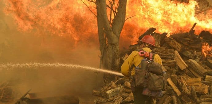 Požar u Kaliforniji, evakuisano 300 kuća Požar u Kaliforniji, evakuisano 300 kuća