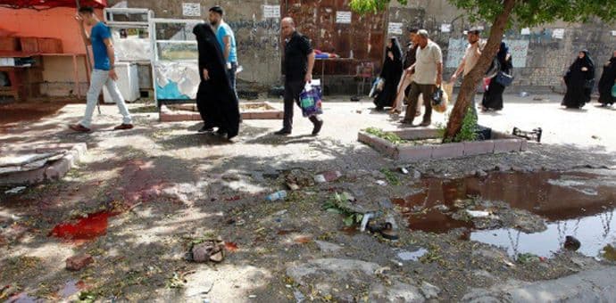 BOMBAŠ SAMOUBICA Najmanje 21 osoba poginula u Bagdadu, više od 35 povrijeđenih BOMBAŠ SAMOUBICA Najmanje 21 osoba poginula u Bagdadu, više od 35 povrijeđenih