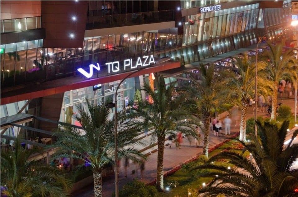 BUDVA: Uhapšene dvije djevojke zbog krađe BUDVA: Uhapšene dvije djevojke zbog krađe