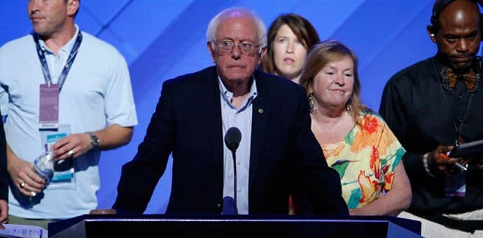 Sanders pozvao pristalice da glasaju za Klinton, oni ga izviždali Sanders pozvao pristalice da glasaju za Klinton, oni ga izviždali