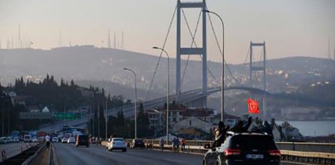 Ni Bosforski most više nije isti, sada nosi ime "mučenika 15. jula" Ni Bosforski most više nije isti, sada nosi ime "mučenika 15. jula"