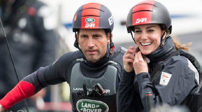 Muškarac koji se muva oko vojvotkinje Kejt: Da li princ ima razloga za brigu? Muškarac koji se muva oko vojvotkinje Kejt: Da li princ ima razloga za brigu?