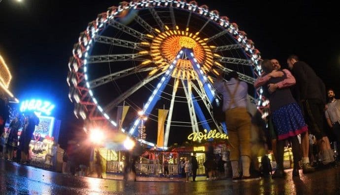 Zabrana nošenja ruksaka na Oktoberfestu Zabrana nošenja ruksaka na Oktoberfestu