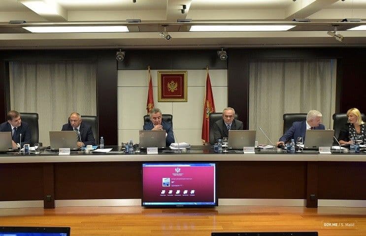 ĐUKANOVIĆ: Bolja javna uprava - zadatak nove Vlade ĐUKANOVIĆ: Bolja javna uprava - zadatak nove Vlade