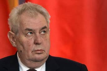 Zeman: Svaka greška može da se ispravi, pa i priznanje Kosova Foto: MICHAL CIZEK / AFP