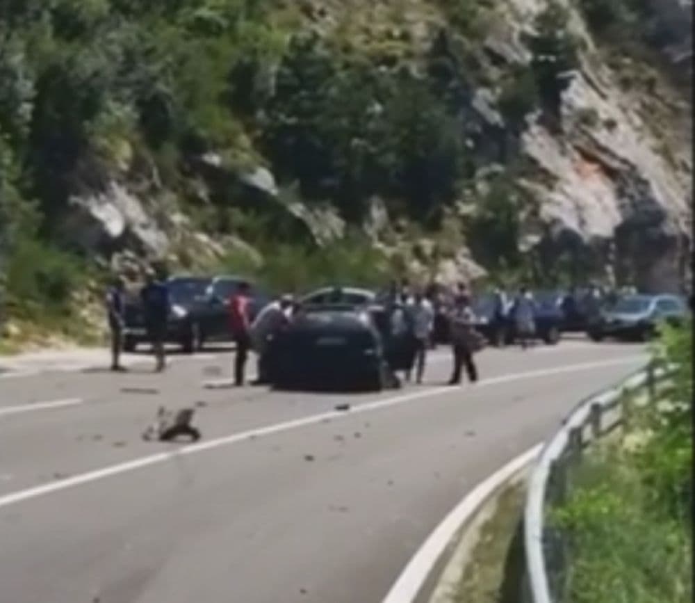 IMA POVRIJEĐENIH: Stravičan udes na putu Podgorica-Budva (VIDEO) IMA POVRIJEĐENIH: Stravičan udes na putu Podgorica-Budva (VIDEO)