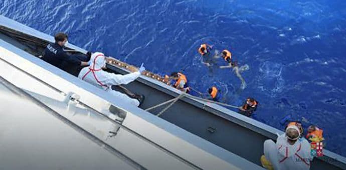 ITALIJA: Za pet dana spaseno 8.300 migranata ITALIJA: Za pet dana spaseno 8.300 migranata