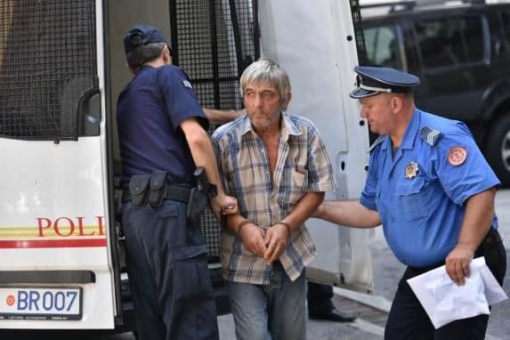 Tragedija u Virpazaru: Pucao sinu jedincu u leđa dok je bježao Tragedija u Virpazaru: Pucao sinu jedincu u leđa dok je bježao