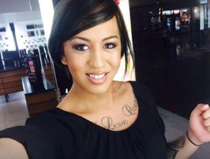 Uživo prenosila kako je seksualno uznemiravaju Uživo prenosila kako je seksualno uznemiravaju