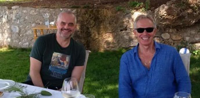 Edi Rama i Toni Bler zajedno na ljetovanju Edi Rama i Toni Bler zajedno na ljetovanju