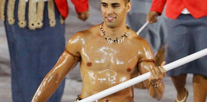 ZASJENIO CEREMONIJU: Nauljen i razgolićen prošetao Marakanom ZASJENIO CEREMONIJU: Nauljen i razgolićen prošetao Marakanom