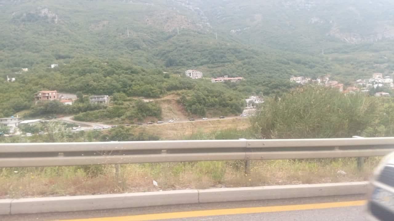Naoružajte se strpljenjem: Kilometarske kolone, vožnja od Budve do Bara dva sata Naoružajte se strpljenjem: Kilometarske kolone, vožnja od Budve do Bara dva sata