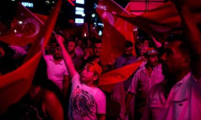 Na ulice Istanbula danas izlazi i do 3,5 miliona ljudi Na ulice Istanbula danas izlazi i do 3,5 miliona ljudi