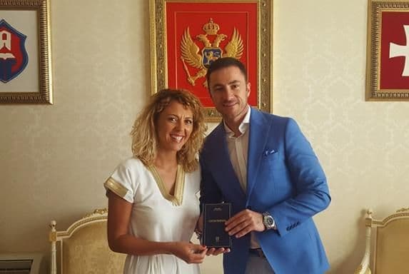 Bogdanović primio medicinsku sestru koja je spasila život mladiću u Ulcinju Bogdanović primio medicinsku sestru koja je spasila život mladiću u Ulcinju