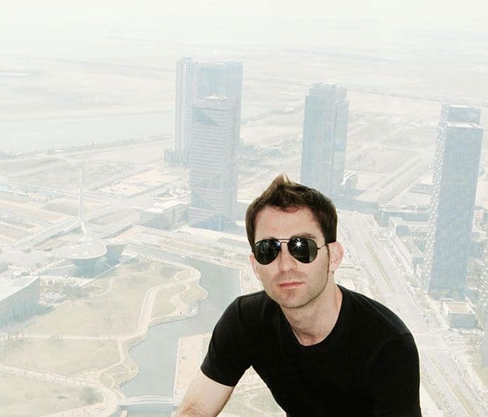 NAŠI U SVIJETU: Goran Ivo Marinović-Predaje studentima u Koreji, a sanja da oplemeni Budvu NAŠI U SVIJETU: Goran Ivo Marinović-Predaje studentima u Koreji, a sanja da oplemeni Budvu