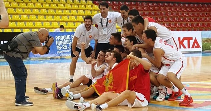 Juniori osvojili zlatnu medalju! Juniori osvojili zlatnu medalju!