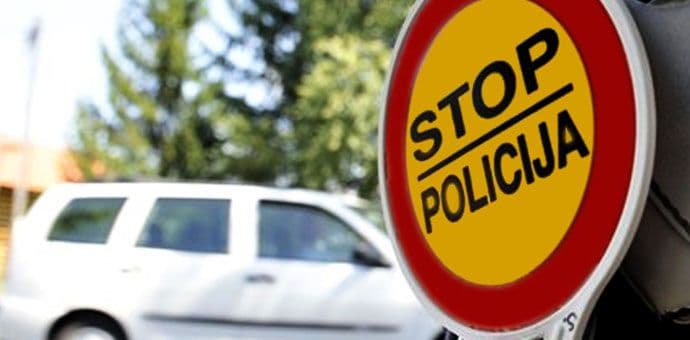 Sa patrolom u Baru: Voze i ,,mrtvi pijani“ i bez vozačke Sa patrolom u Baru: Voze i ,,mrtvi pijani“ i bez vozačke