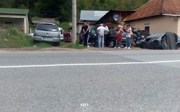 Bijelo Polje: Iz automobila u pokretu pucali na kuću Bijelo Polje: Iz automobila u pokretu pucali na kuću