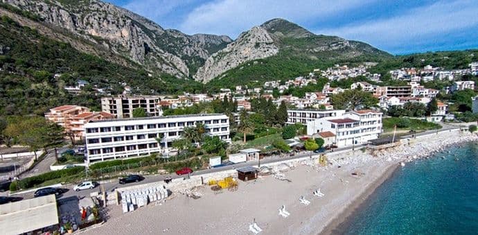 Dio Sutomora bez normalnog snabdijevanja strujom, potrošačima savjetuju "da se snađu" Dio Sutomora bez normalnog snabdijevanja strujom, potrošačima savjetuju "da se snađu"