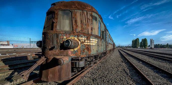 FOTO: Napušteni voz čuva posljednja sjećanja na luksuz davnih vremena FOTO: Napušteni voz čuva posljednja sjećanja na luksuz davnih vremena
