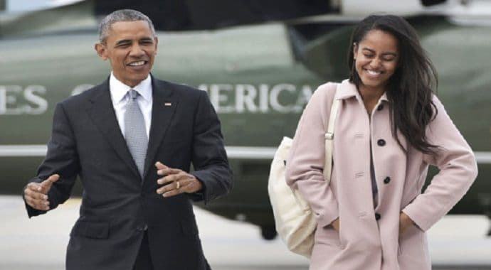 Amerikanci brane Obaminu kćerku nakon što je snimljena kako puši džoint Amerikanci brane Obaminu kćerku nakon što je snimljena kako puši džoint