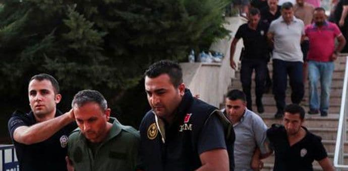 Turske vlasti privele ukupno 35.022 ljudi u vezi sa pučem Turske vlasti privele ukupno 35.022 ljudi u vezi sa pučem