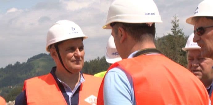 Brajović: Očekuje se angažovanje većeg broja radnika na izgradnji autoputa, trenutno uposleno 1.000 Brajović: Očekuje se angažovanje većeg broja radnika na izgradnji autoputa, trenutno uposleno 1.000