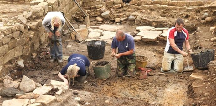 Na Balkanu se oduvijek nosi zlato: U Bugarskoj pronađen najstariji zlatni predmet Na Balkanu se oduvijek nosi zlato: U Bugarskoj pronađen najstariji zlatni predmet