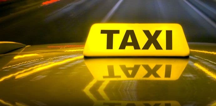 Budvanski taksista povrijeđen u udesu Budvanski taksista povrijeđen u udesu