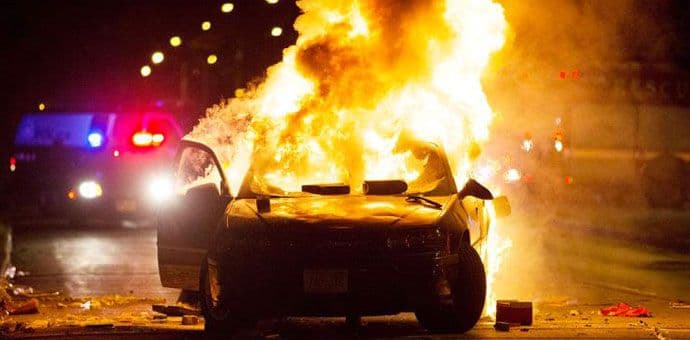 AMERIKA GORI:Policijska brutalnost zapalila Milvoki AMERIKA GORI:Policijska brutalnost zapalila Milvoki