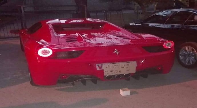 Slikanje sa ferarijem - 50 centi Slikanje sa ferarijem - 50 centi