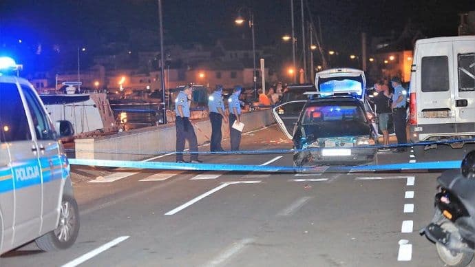 Užas na koncertu Petra Graša: Pijan autom "uletio" u publiku Užas na koncertu Petra Graša: Pijan autom "uletio" u publiku