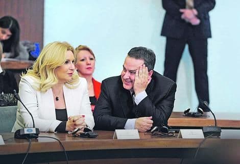 Mihajlović poručila Dačiću: Ja sam 5. oktobra vikala "Gotov je!" ispred skupštine Mihajlović poručila Dačiću: Ja sam 5. oktobra vikala "Gotov je!" ispred skupštine