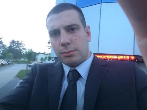 Poznati MMA borac Radoš Joksimović upucan sa dva metka Poznati MMA borac Radoš Joksimović upucan sa dva metka