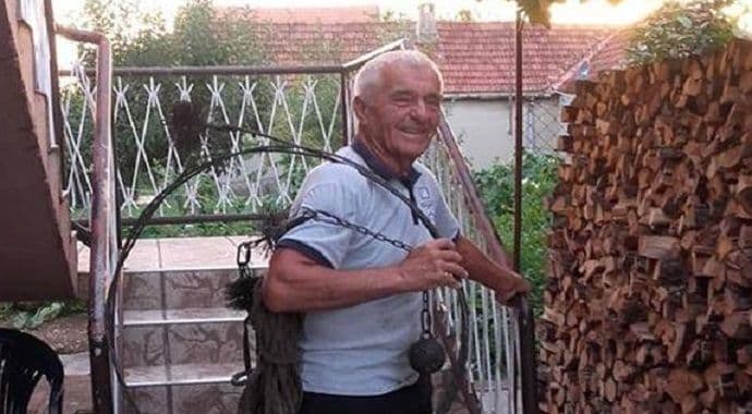 Legenda Nikšića: Dimnjačarstvom se bavi preko 50 godina Legenda Nikšića: Dimnjačarstvom se bavi preko 50 godina
